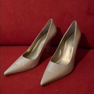 Nine West heels champagne color size 6 worn once